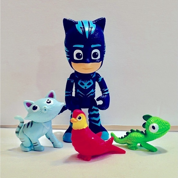 Lot of Four PJ Masks cat boy Lionel Gecko
Meow Kitty and Birdie Figure Pets - Picture 1 of 5